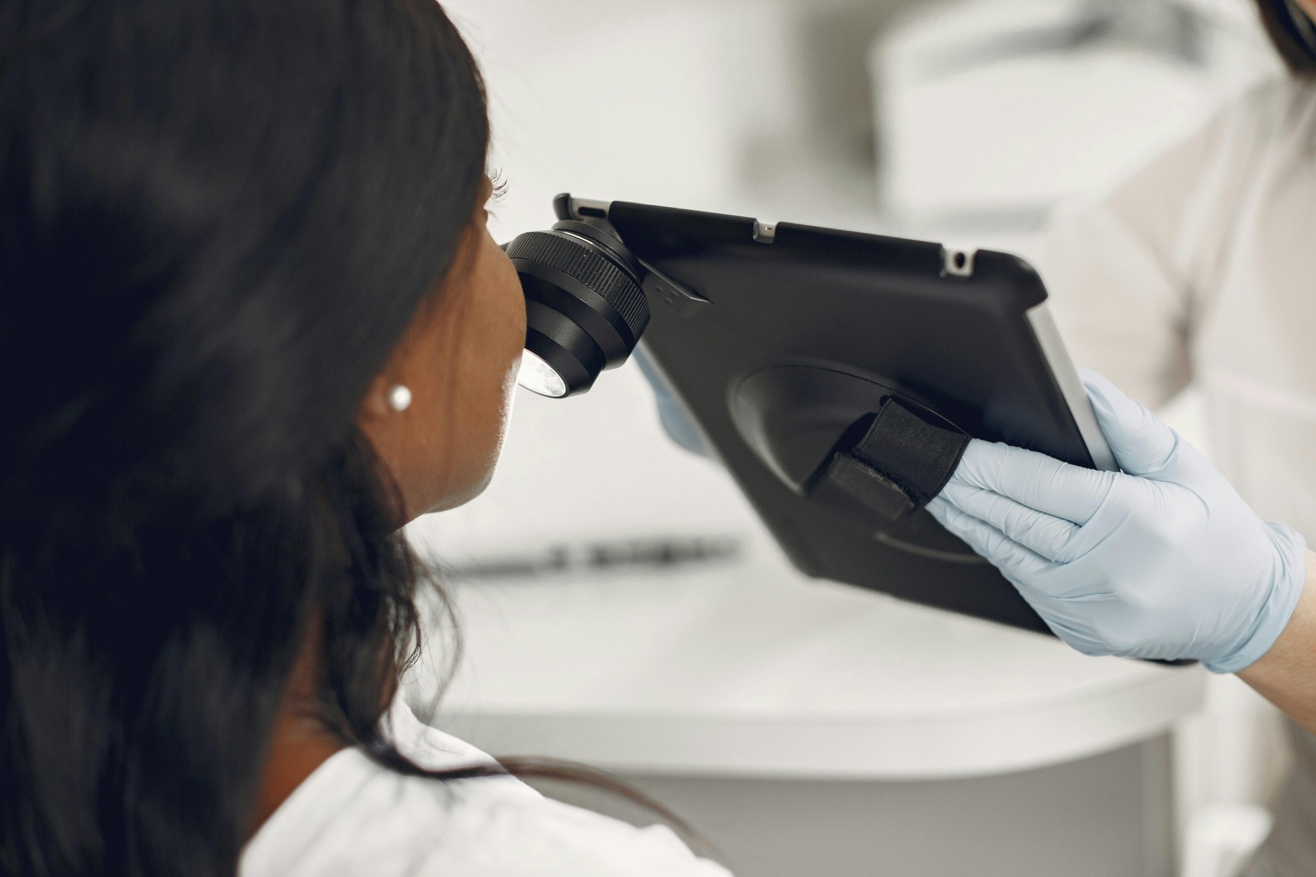 how-dermatologists-assess-moles